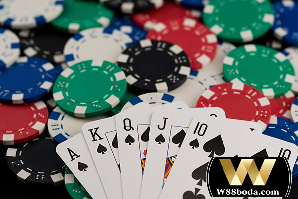 Royal Flush - Thùng Phá Sảnh Mạnh Nhất Trong Thứ Tự bài Poker cơ bản